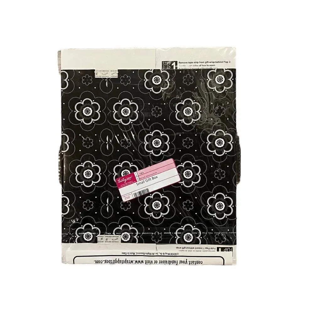 Thirty-One Lot of 19 Small Gift Boxes Cardboard Onyx Blossom New